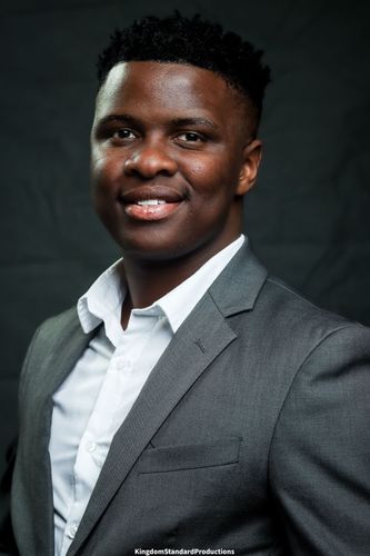 Aviwe Ngabom (PE)